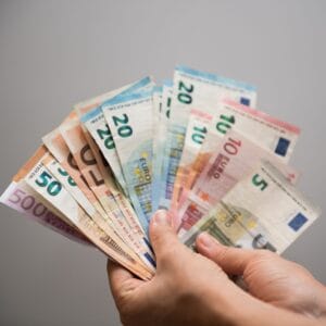 Apprendre à économiser l’argent : 5 étapes simples pour enfin y arriver
