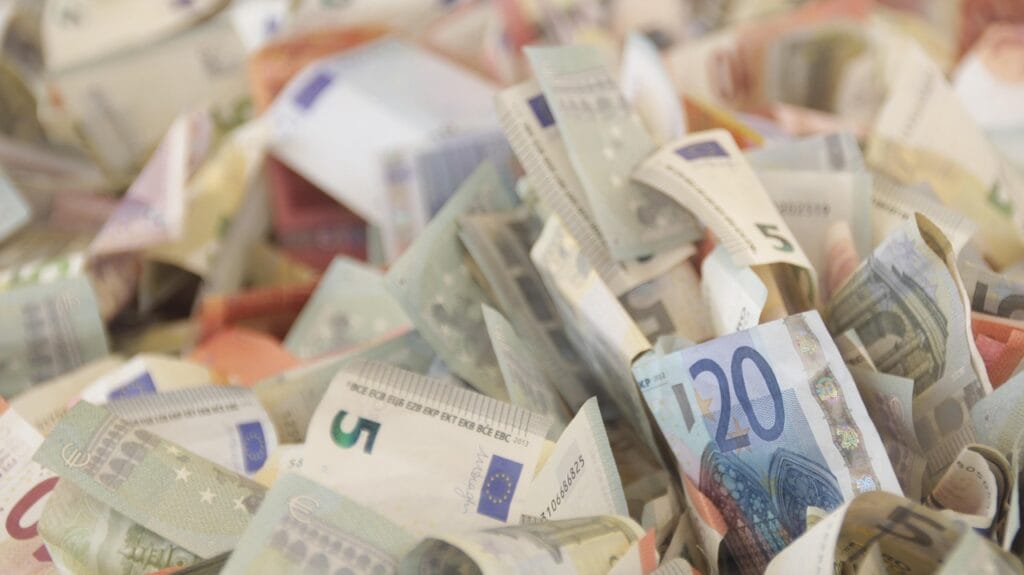 Comment mettre 1000 euros de coté par mois